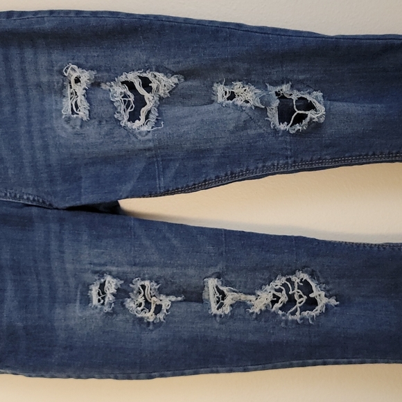 No Boundaries Mid Rise Distressed Skinny Crop Blue Jeans 13 Juniors - Picture 3 of 10